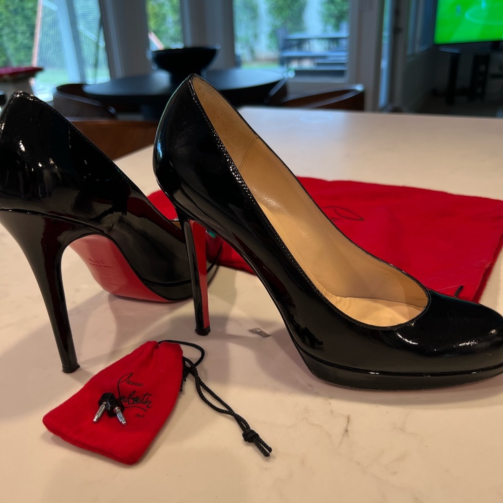 Christian Louboutin black, patent leather heels. Size 38.5. Very good condition. - Picture 2 of 7